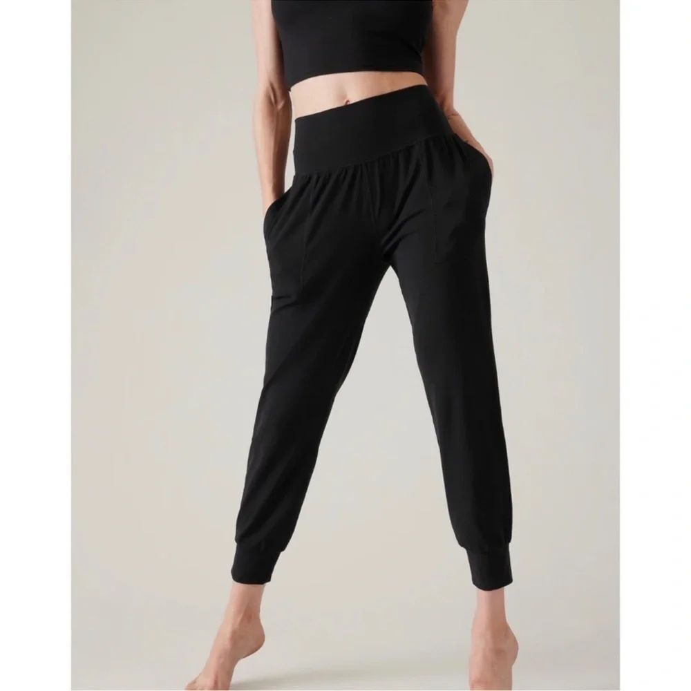 Athleta Black Cruise Jogger M
